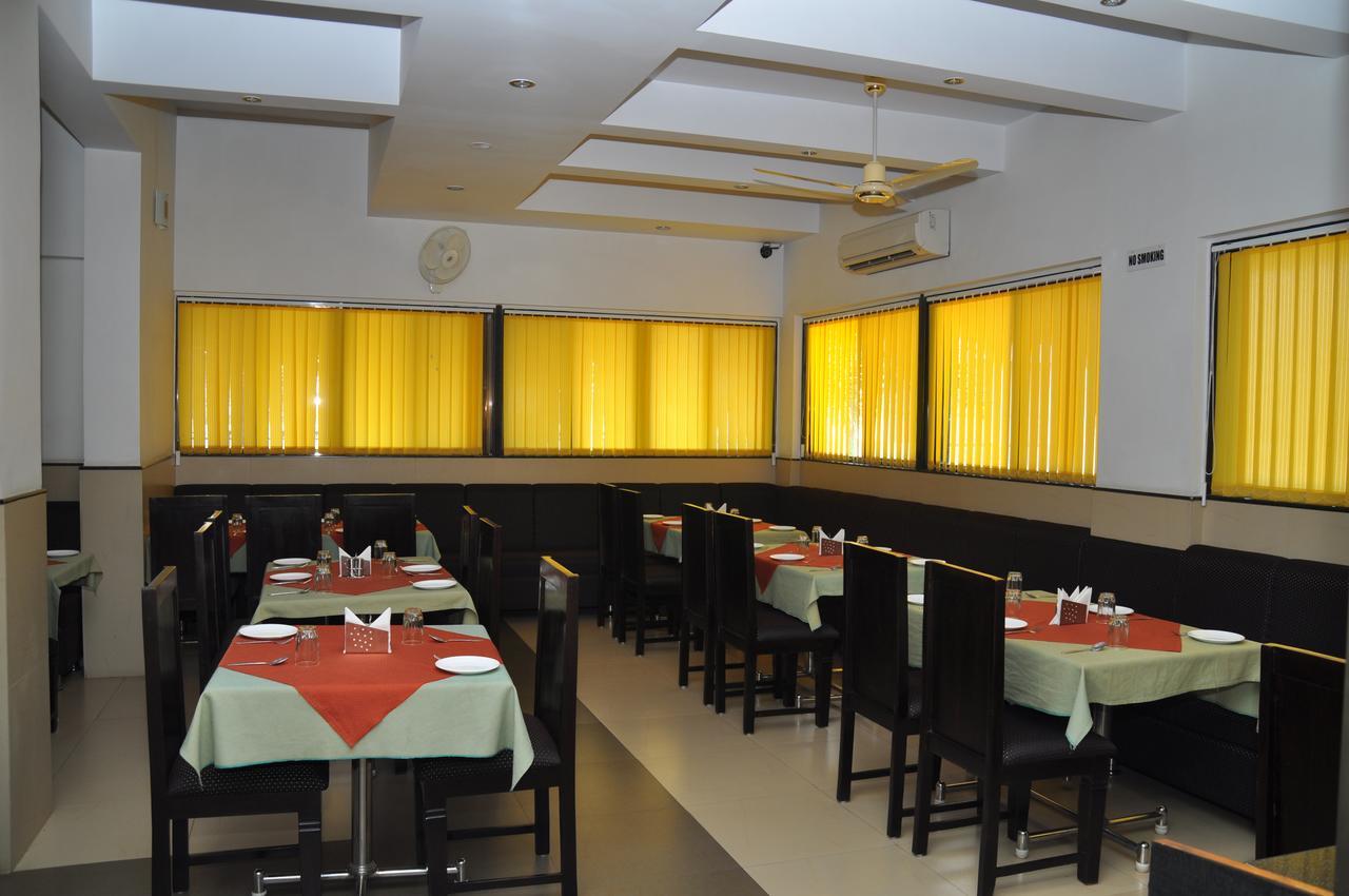 Excellency Inn Nashik Exterior foto